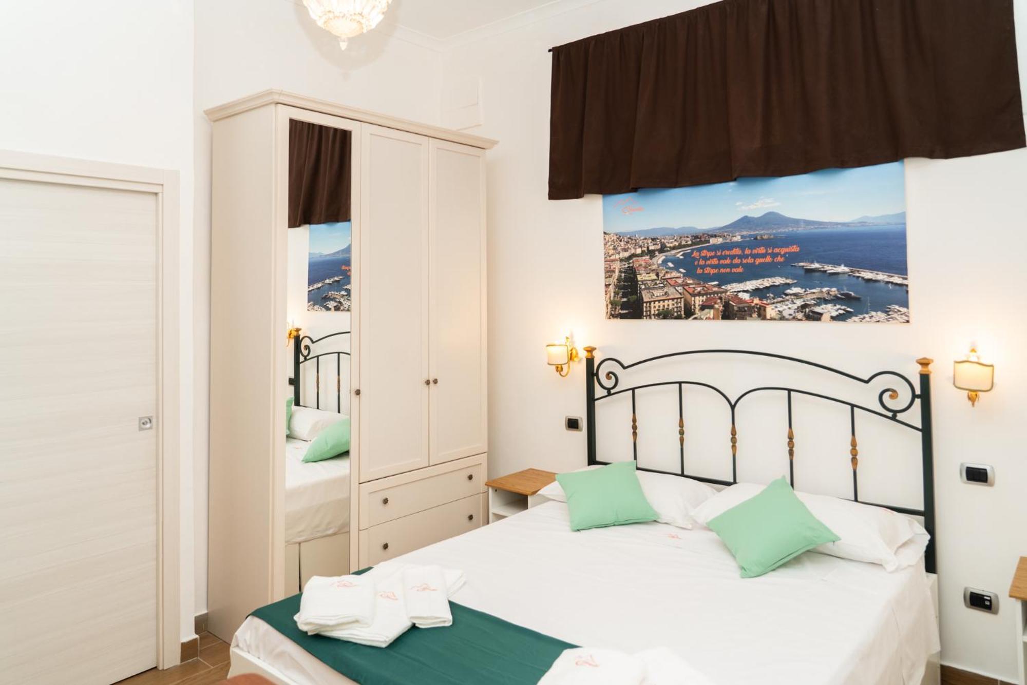 Suite Cervantes Naples Luaran gambar