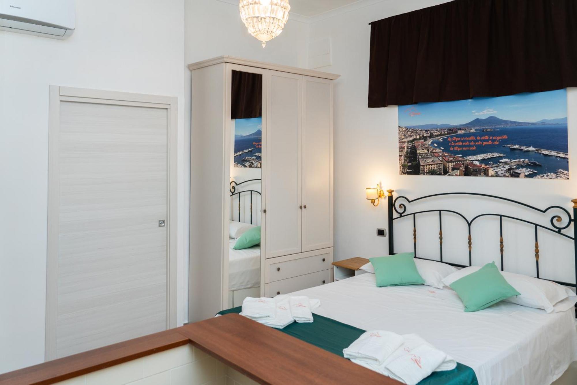 Suite Cervantes Naples Luaran gambar