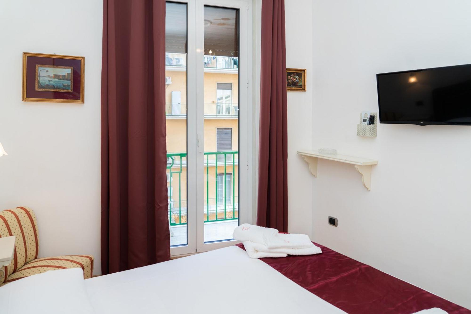 Suite Cervantes Naples Luaran gambar